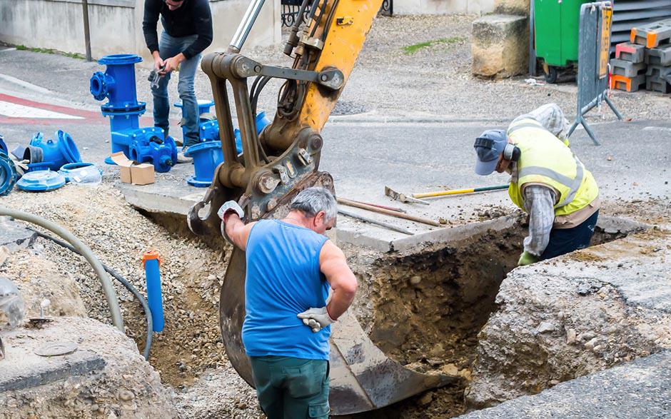 déboucher une canalisation d'eaux usées Évry